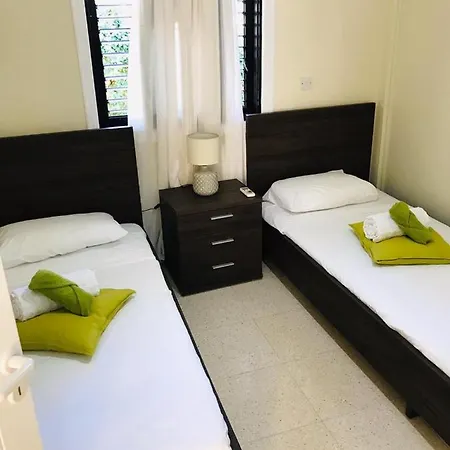Mimoza Apartament *